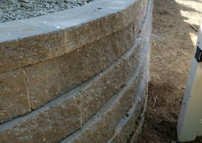 Stone retaining wall