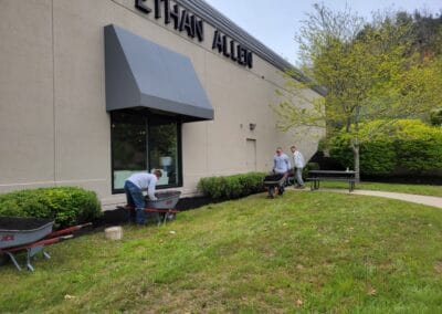 Mulch-installation-quincy-landscaper-landscaping-company-quincy-commercial-landscaper